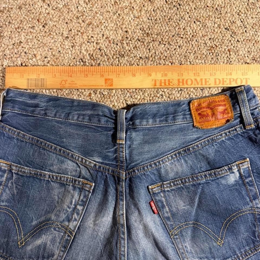 Vintage Levi's 501 XX light wash denim cutoff shorts button fly raw hem - Picture 4 of 7